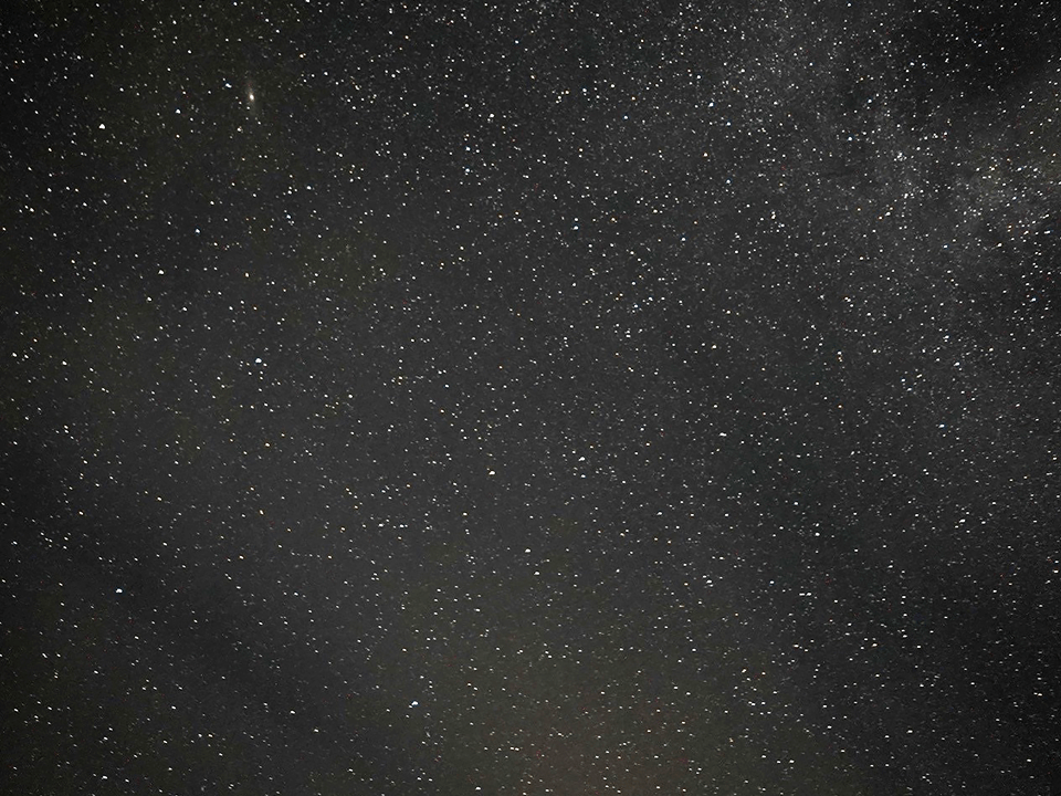 画像：焚き火で語らう夜